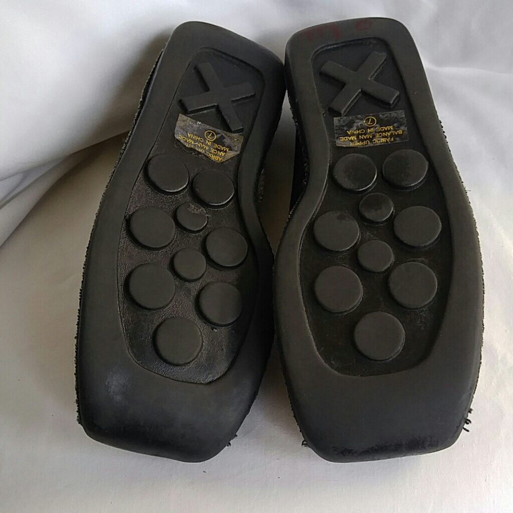 Shoes - Picture 4 of 7